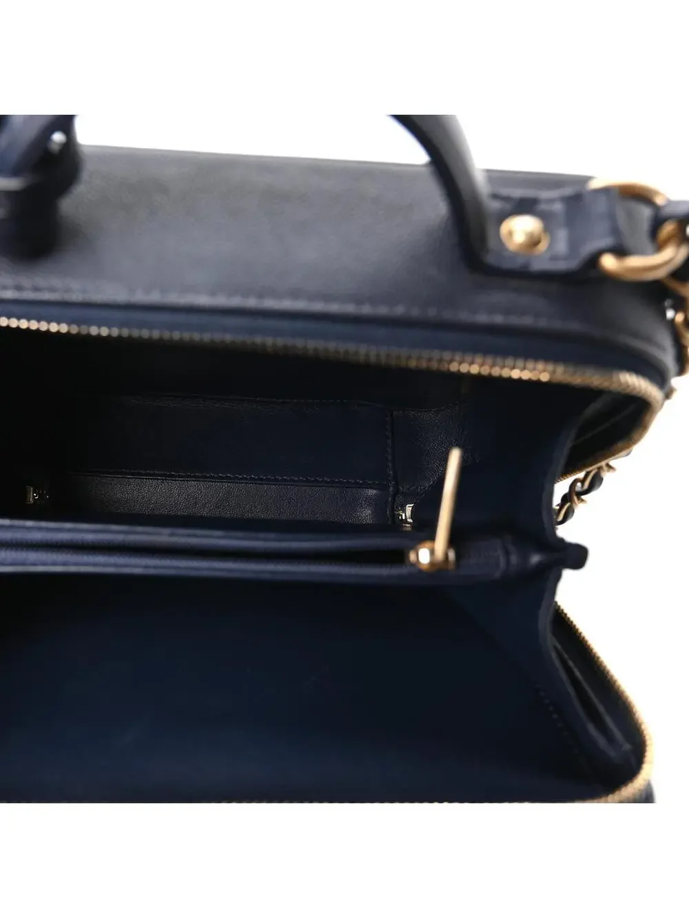 Chanel Caviar Quilted Medium Cc #277880C45B